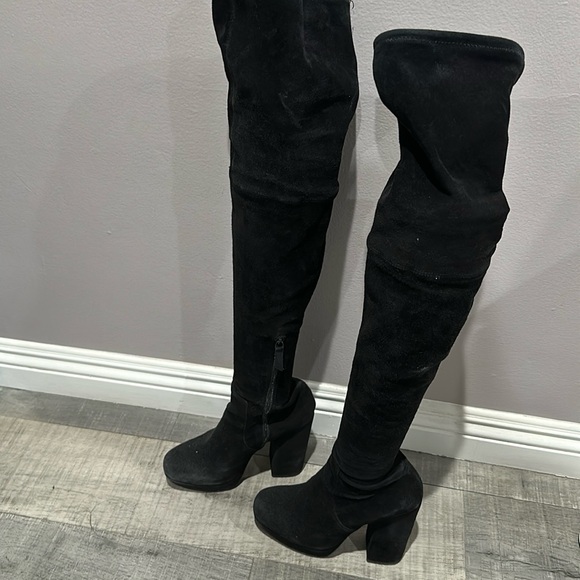 Black boots - Picture 2 of 3
